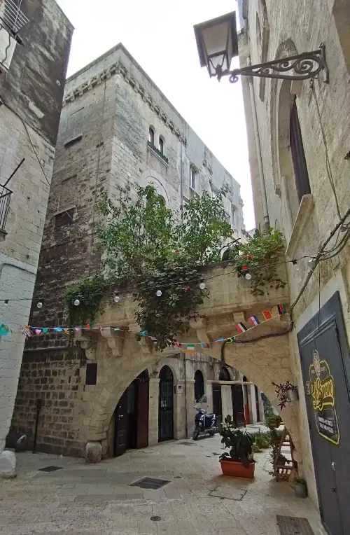 arco meraviglia borgo antico bari