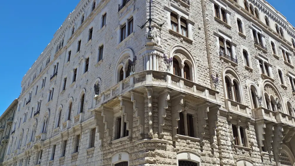 palazzo dell acqua bari 1