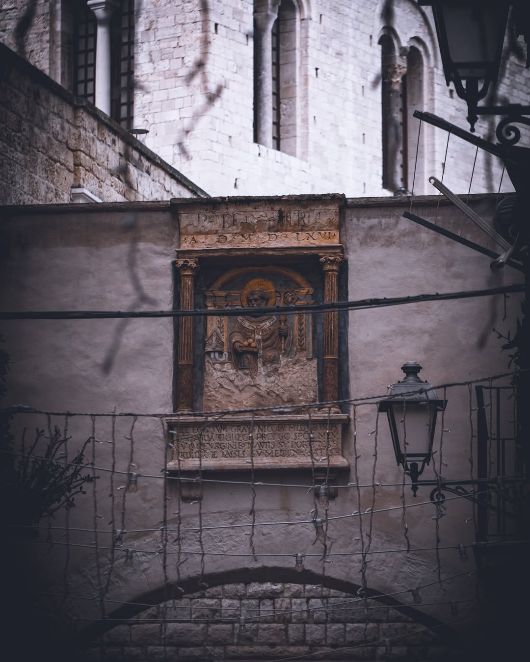 bassorilievo san nicola bari vecchia