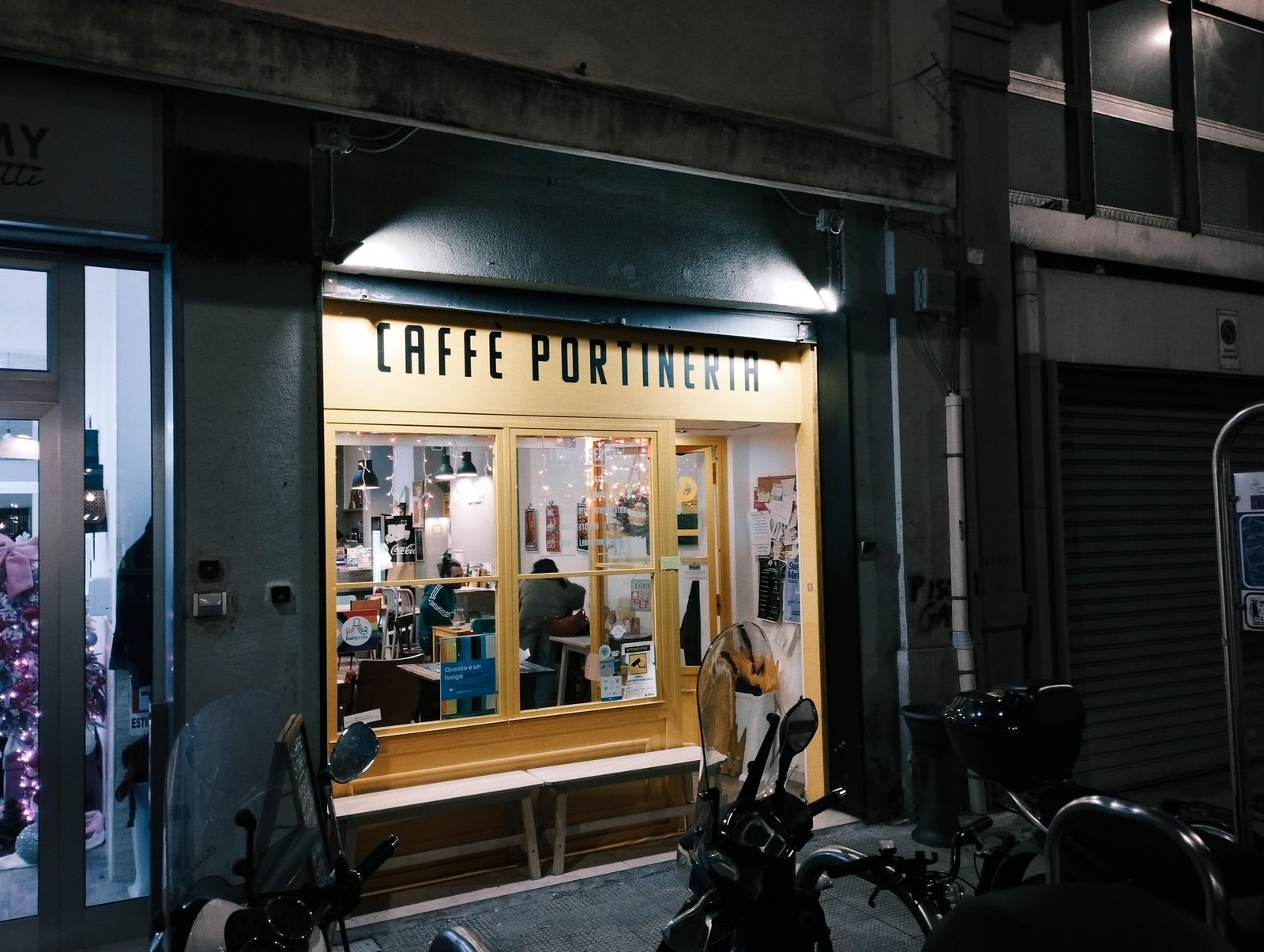 caffè portineria via roberto da bari