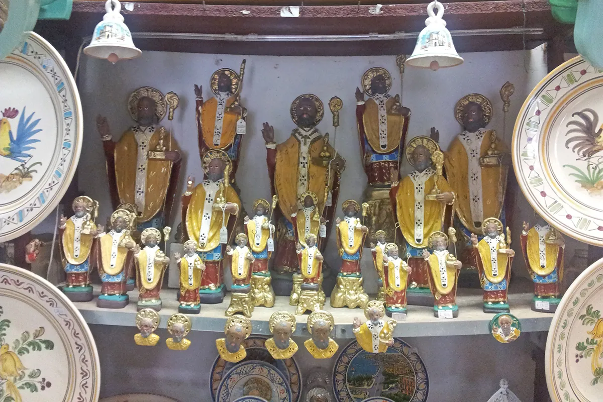 Cosa comprare a Bari? Guida ai souvenir ed ai prodotti tipici pugliesi da acquistare 19 cosa comprare a bari souvenir san nicola