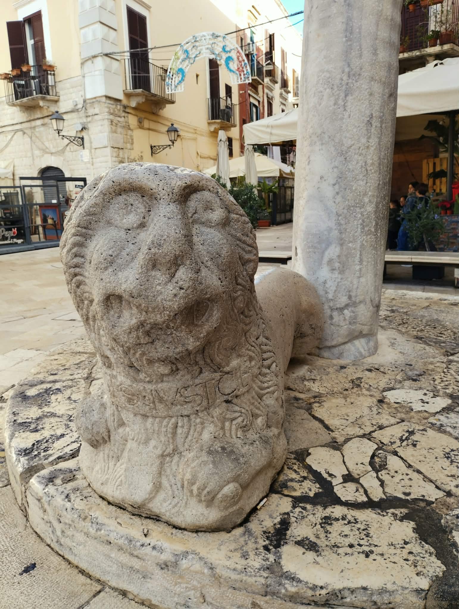 cosa vedere piazza mercantile bari puglia