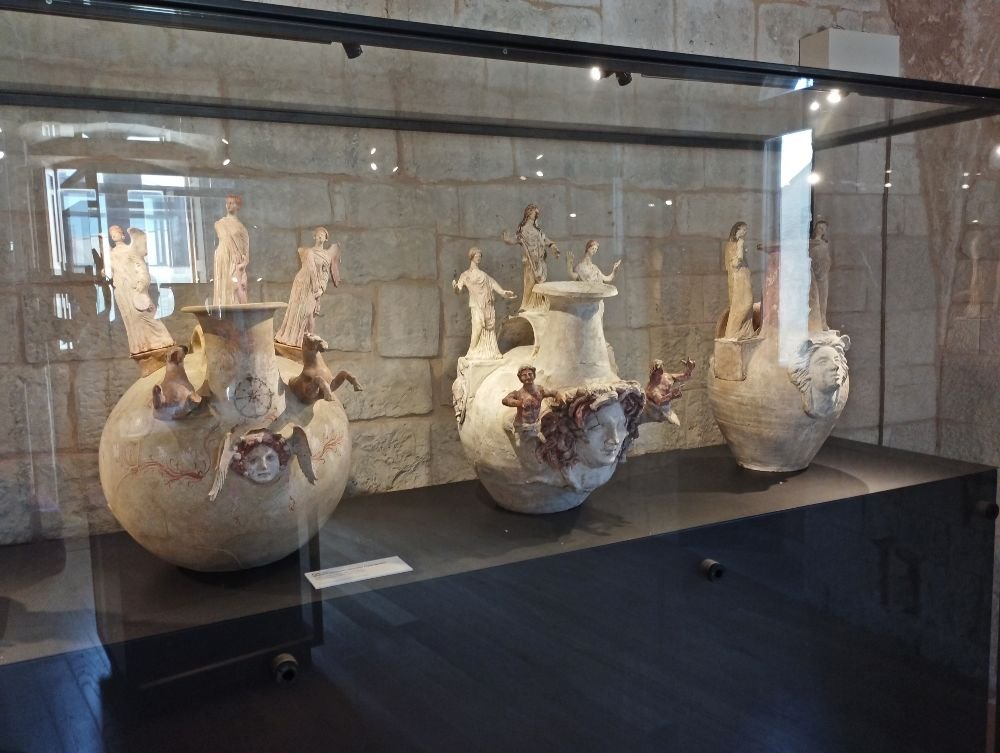 Reperti al Museo Archeologico di Santa Scolastica di Bari