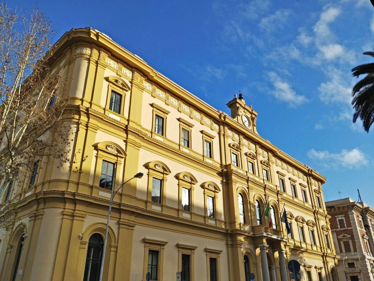 Corso Cavour: il paradiso dello shopping nel centro di Bari 15 palazzo camera di commercio corso cavour bari