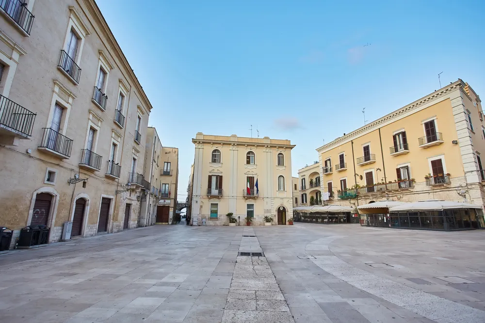 palazzo della dogana piazza mercantile bari