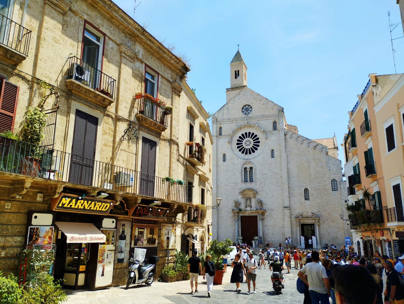 panoramica cattedrale san sabino bari vecchia