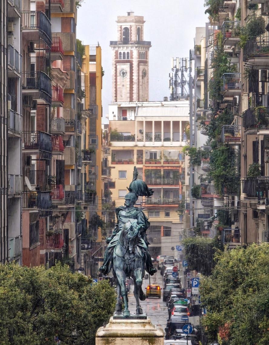 statua equestre piazza umberto bari