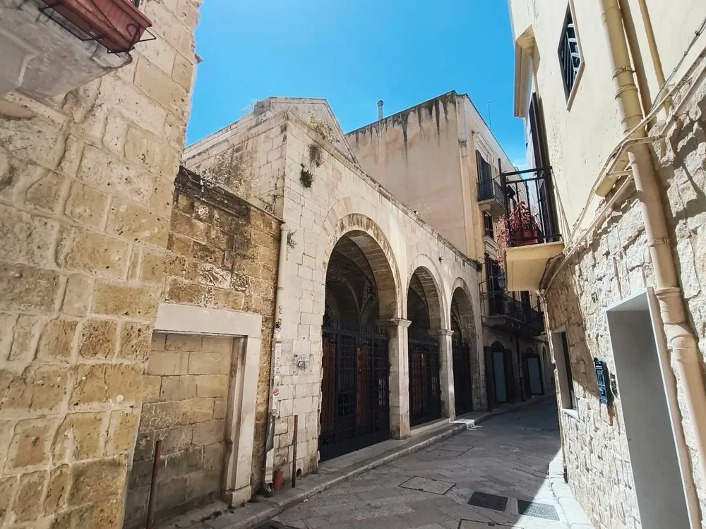 Ingresso della Chiesa della Vallisa Bari Vecchia