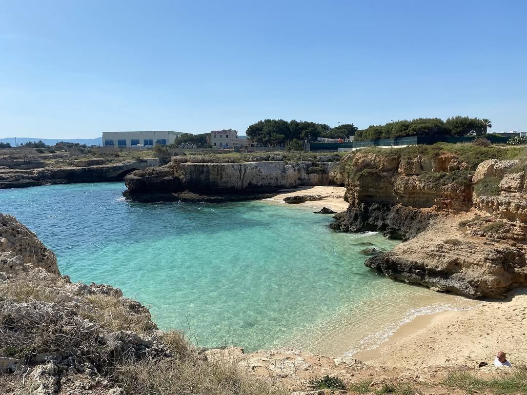 spiaggia cala tre buchi monopoli