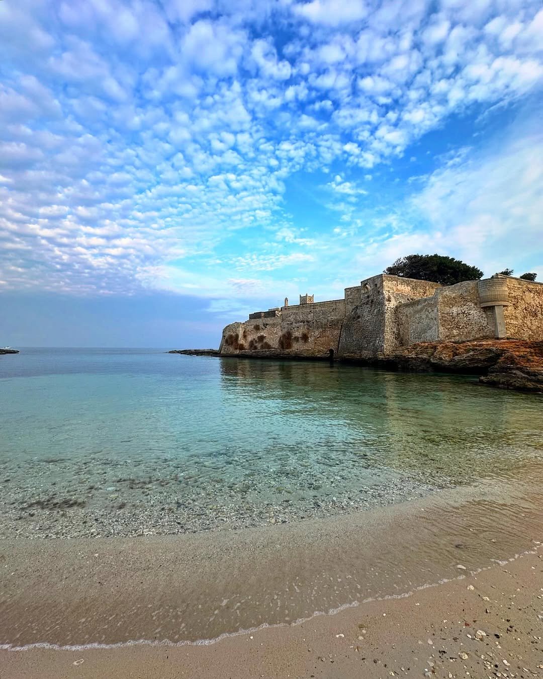 spiaggia di porto ghiacciolo a monopoli